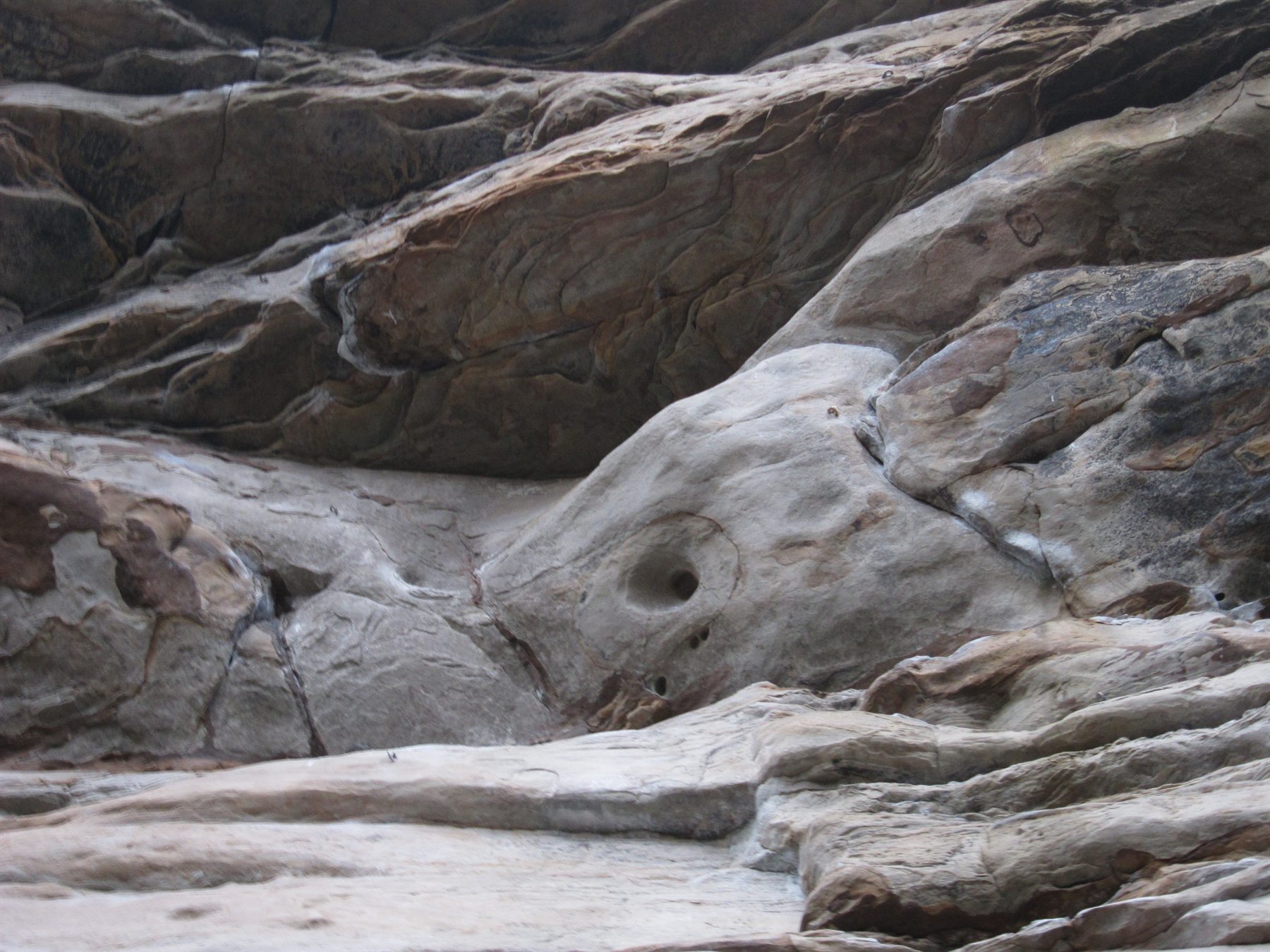 Sandstone pocket and geological stratification